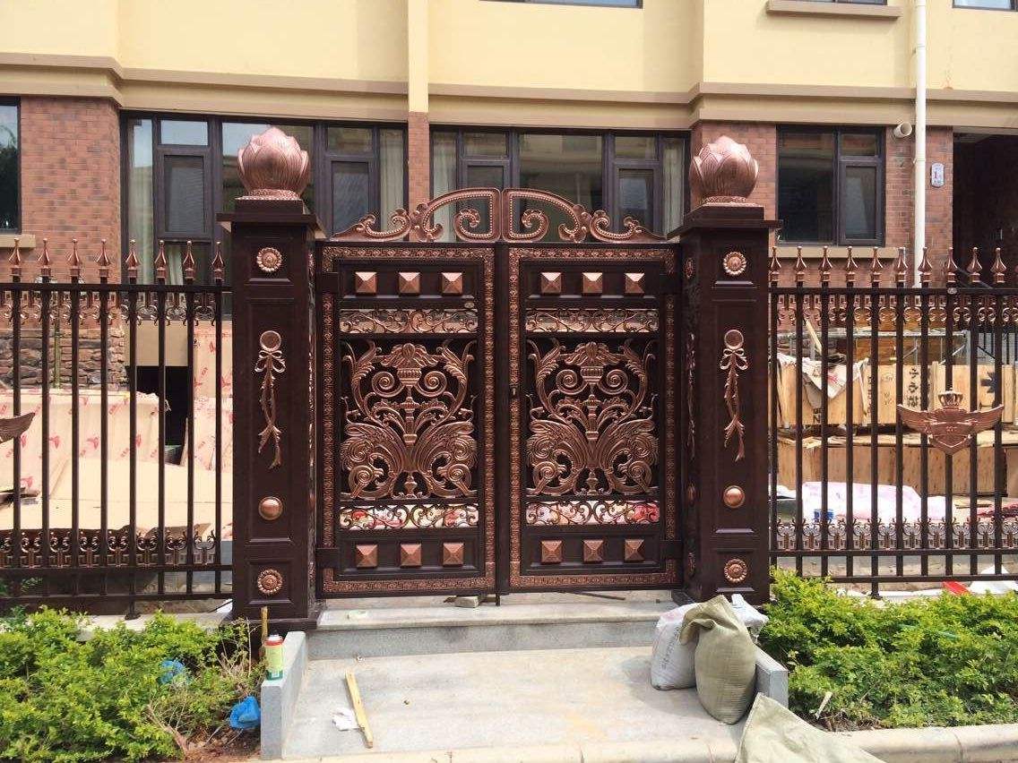 鋁藝大門定做時應考慮的4方面問題